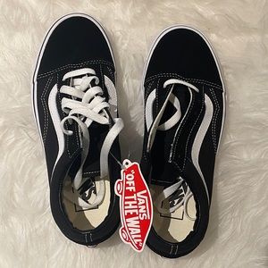 VANS Old Skool
Black/White
5.5